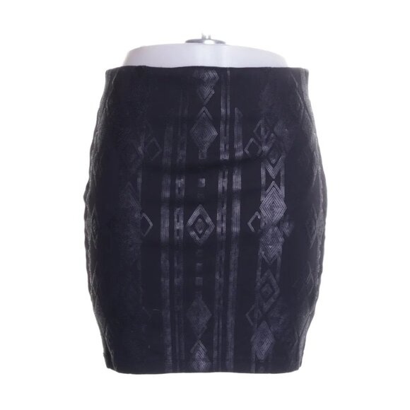 Black Sequin Mini Skirt - Picture 5 of 13